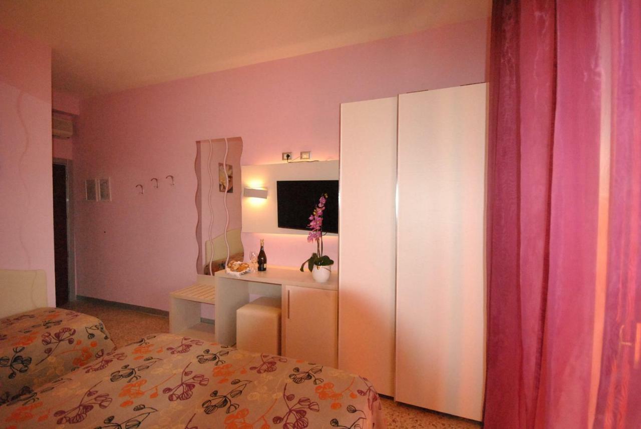 Hotel Prestigio Cesenatico Luaran gambar
